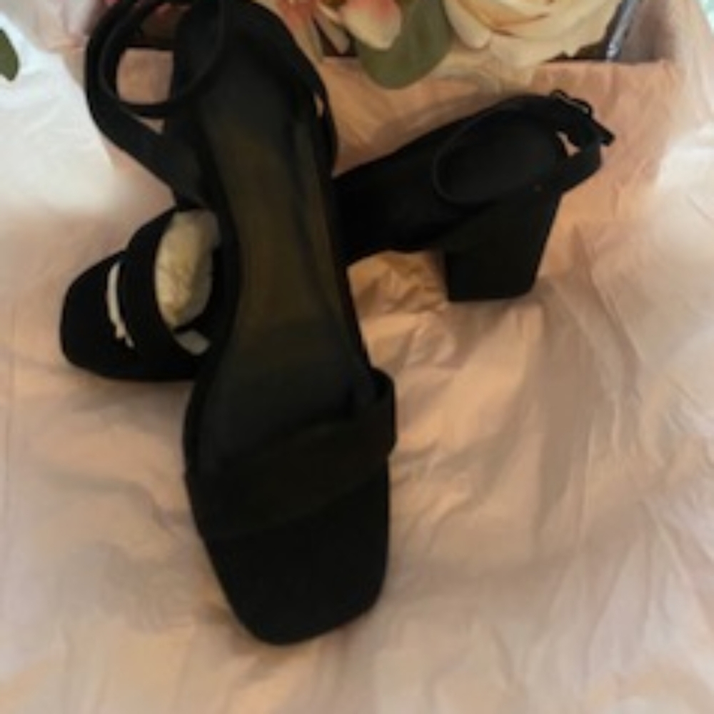 Iris Dress Sandals Black Size 8.5
